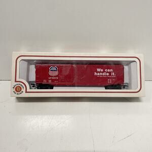 Bachmann - 51' Steel Plug Door Box Car Union Pacific #43-1020-01 - HO Scale